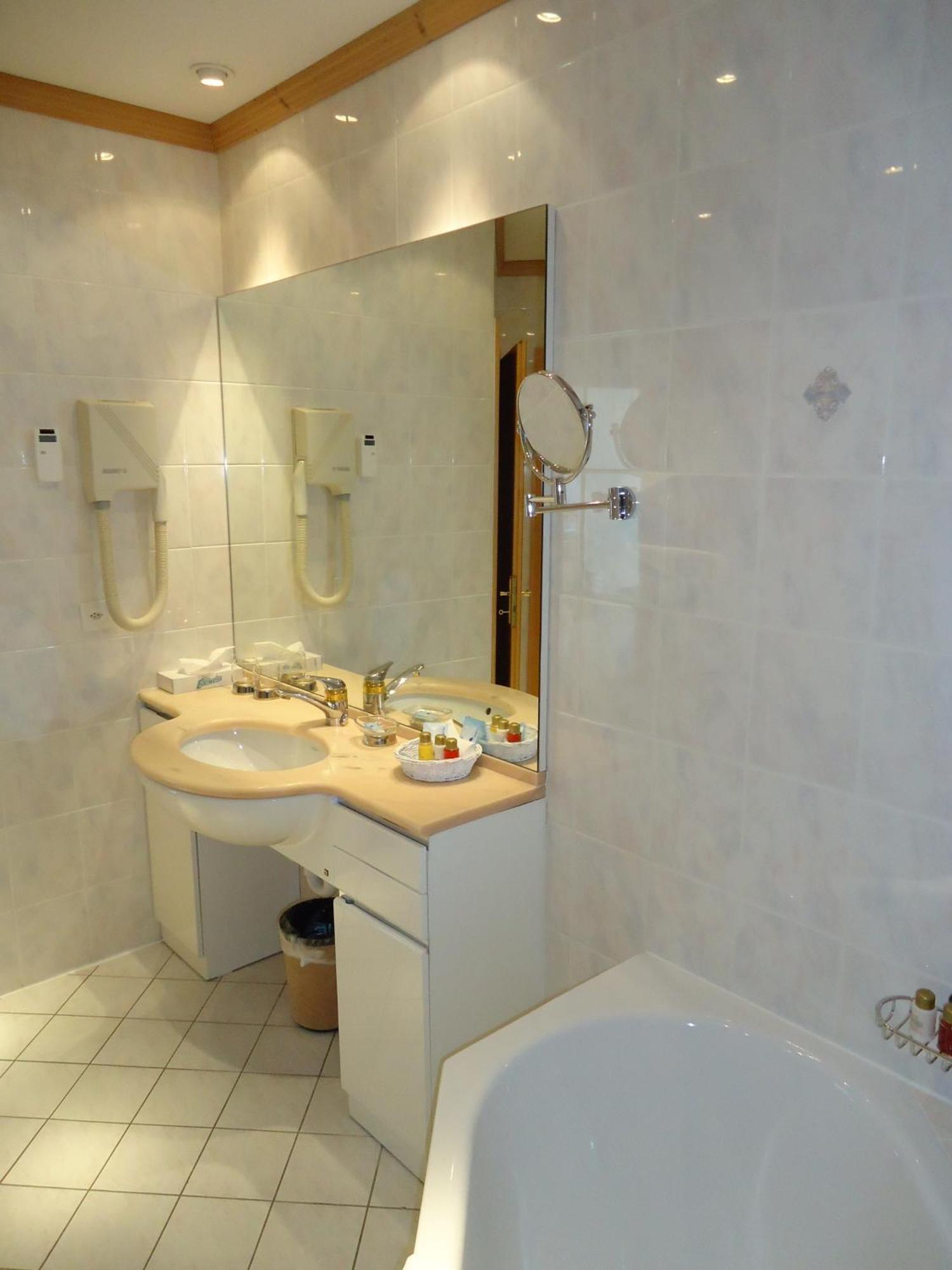 Grand Hotel Du Parc Crans-Montana Habitación foto